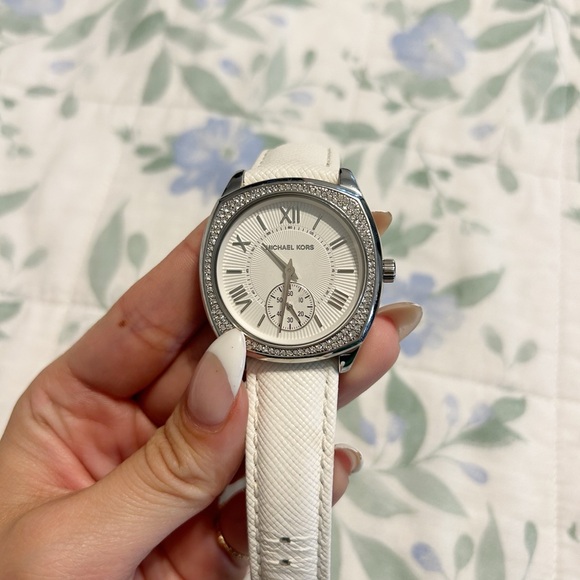 Michael Kors White Women's Watch - Picture 3 of 4